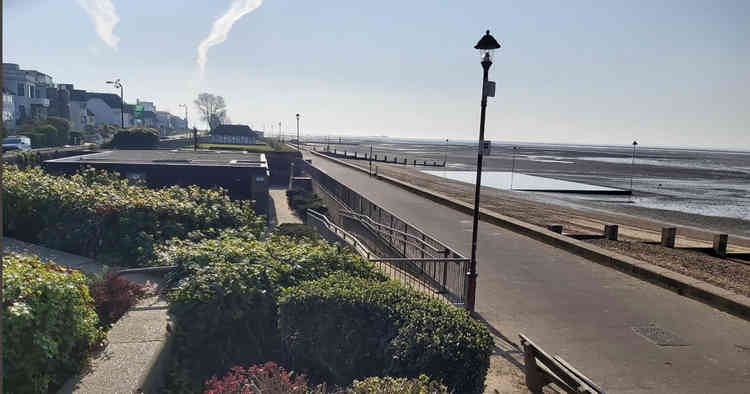 A deserted Southend.