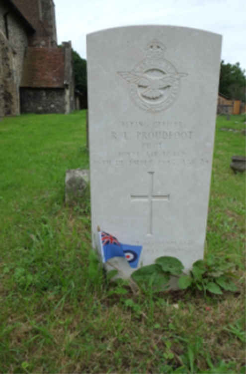 The grave of Flying Officer Robert Laval Proudfoot. The epitaph reads: Dulce Et Decorum Est Pro Patria Mori  "It is sweet and fitting to die for one's country"