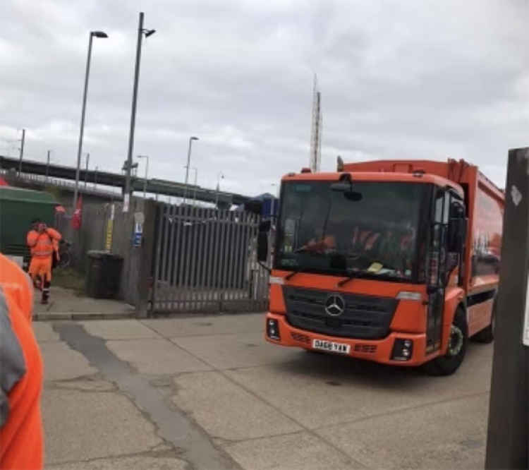 A Bywaters wagon and crew using the depot at Oliver Road, West Thurrock where Thurrock Council crews are picketing.