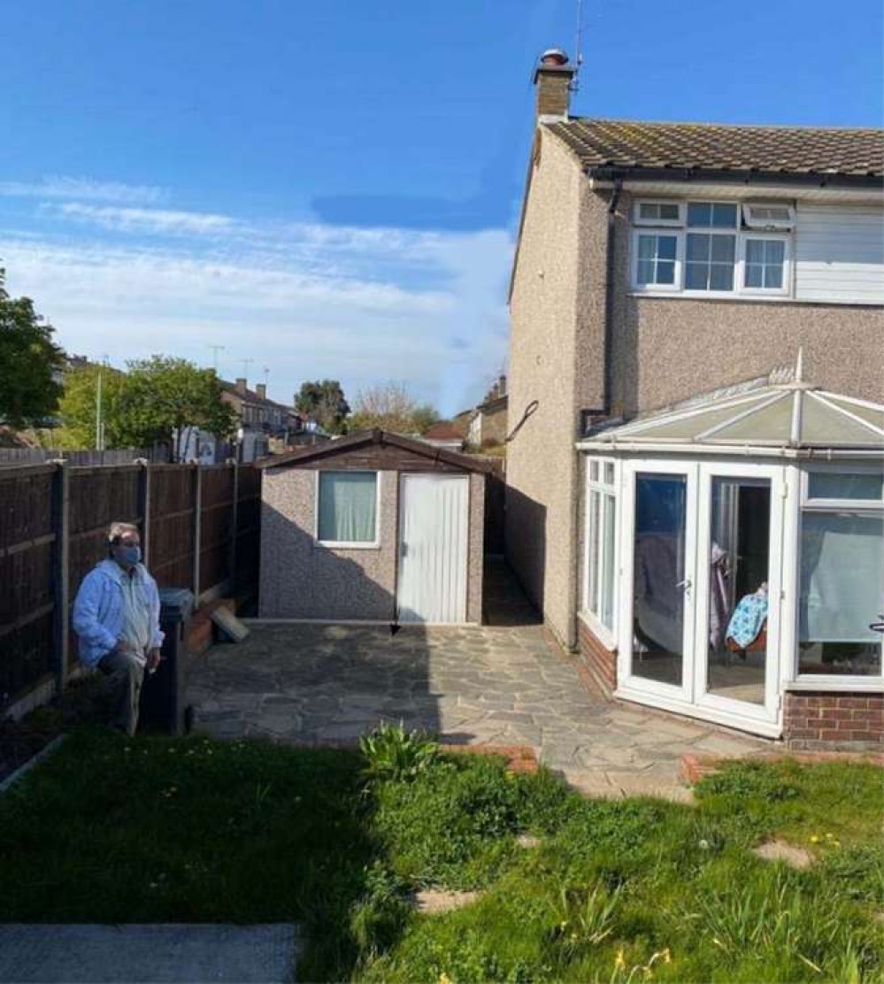 Applicants wanted to squeeze a new two bed home into the space at the side of the existing property.