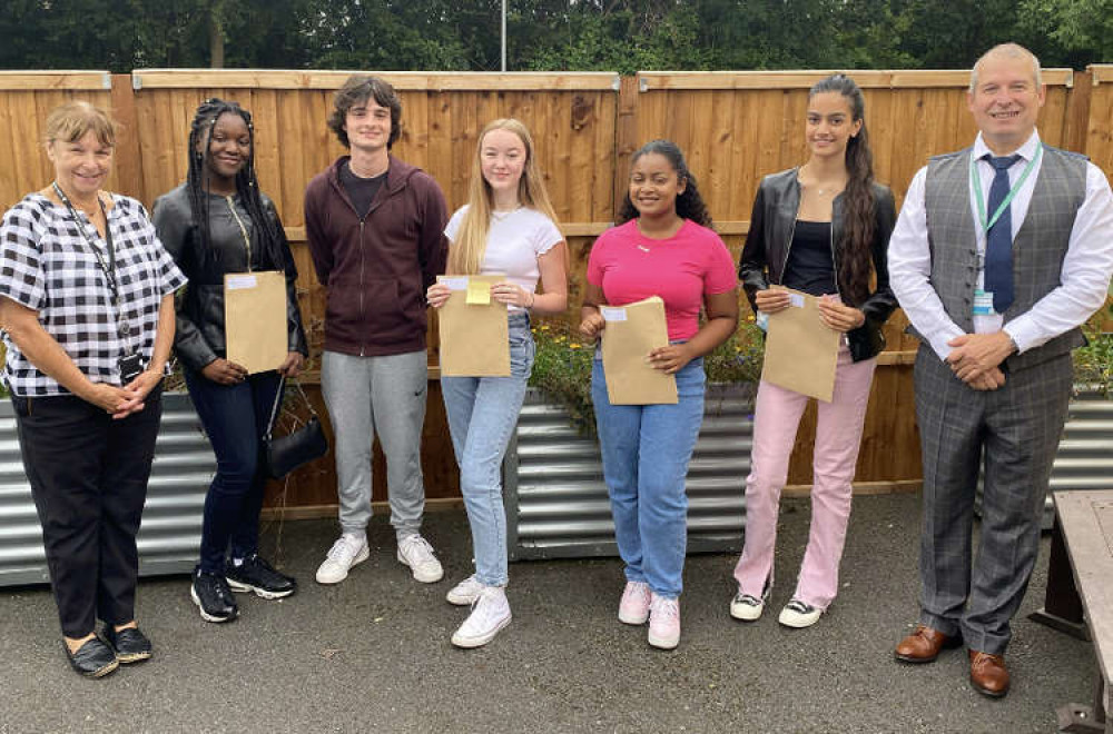 Governor Georgina Clark, Oluwafernami Alonge(16 Grays) Ethan Payne (16 Fobbing) Amber Davis (15 Stanford) Tanisha Kaur-Evanson (16 Tilbury) and Jhita Shaanti (16 Grays)