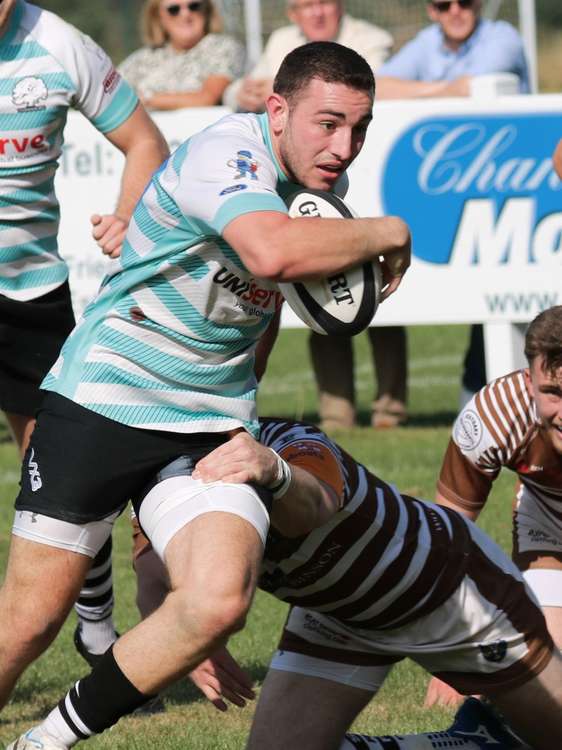 Owen Taylor scoring his maiden try for Thurrock. Pictures by Chris Emerson.