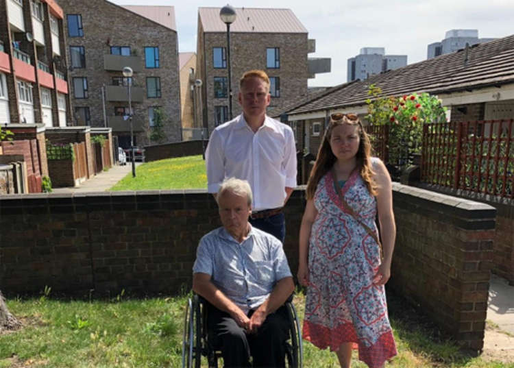 Cllrs Martin Kerin, Tony Fish and Jane Pothecary are concerned about Thurrock Council's lack of action over street light complaints.