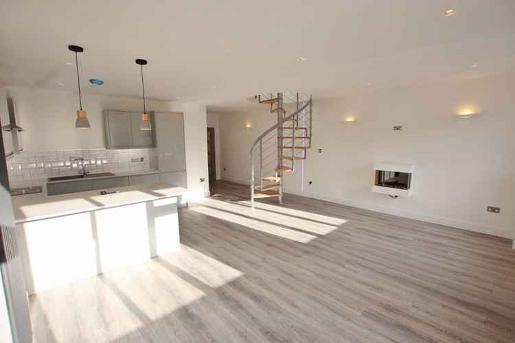 Property of the Week: 3 bed duplex apartment on Telegraph Road, Heswall