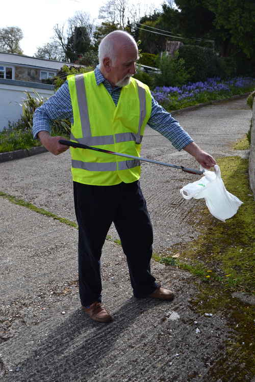 Bridport mayor, Cll Ian Bark, litter picking