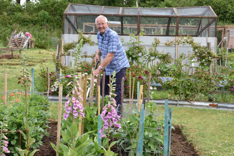 Allotment winner Bob Link