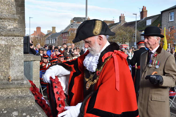 Bridport Remembrance Sunday parade and service 2021 (Image: Tim Russ)