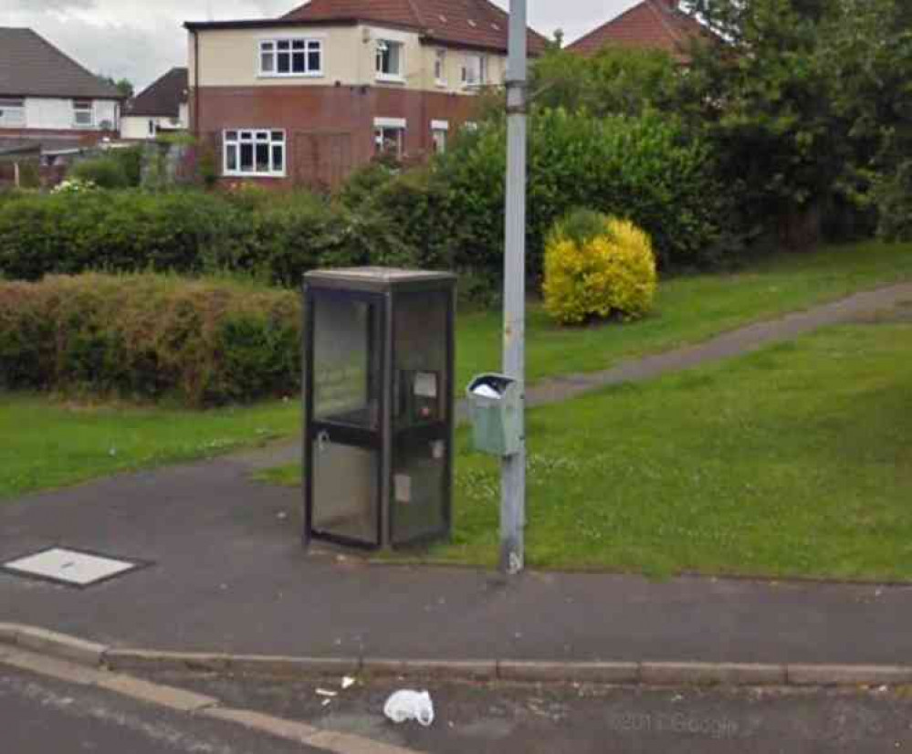 Telephone box on Edinburgh Road.