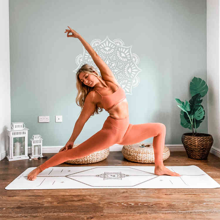 Glamorise on X: Yoga instructor Echo Elliot knows firsthand that