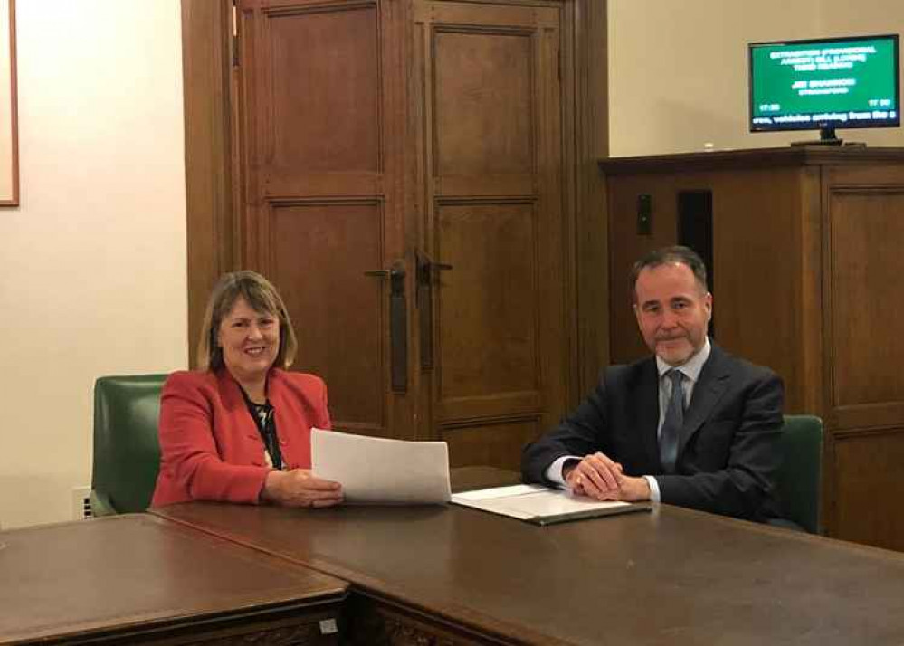 Fiona Bruce MP with Minister for Housing Chris Pincher MP meeting in the  House of Commons.