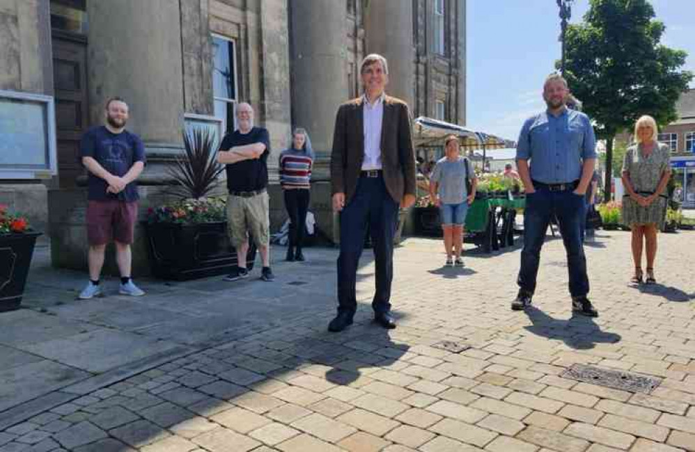 David Rutley MP held a socially distanced meeting outside the town hall.