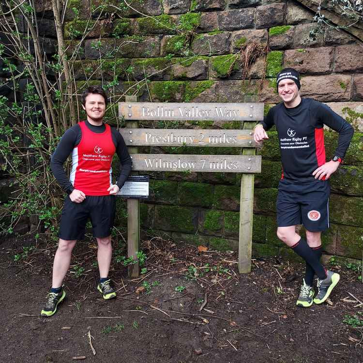 These two Macclesfield fathers have raised over £3000 for autism charities by running to Manchester.