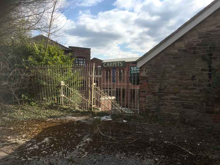 The wasteland and The Dams Steps gate viewed from the other side, looking down towards Elizabeth St. Petitioners want the gate removed and the public to use it once more.