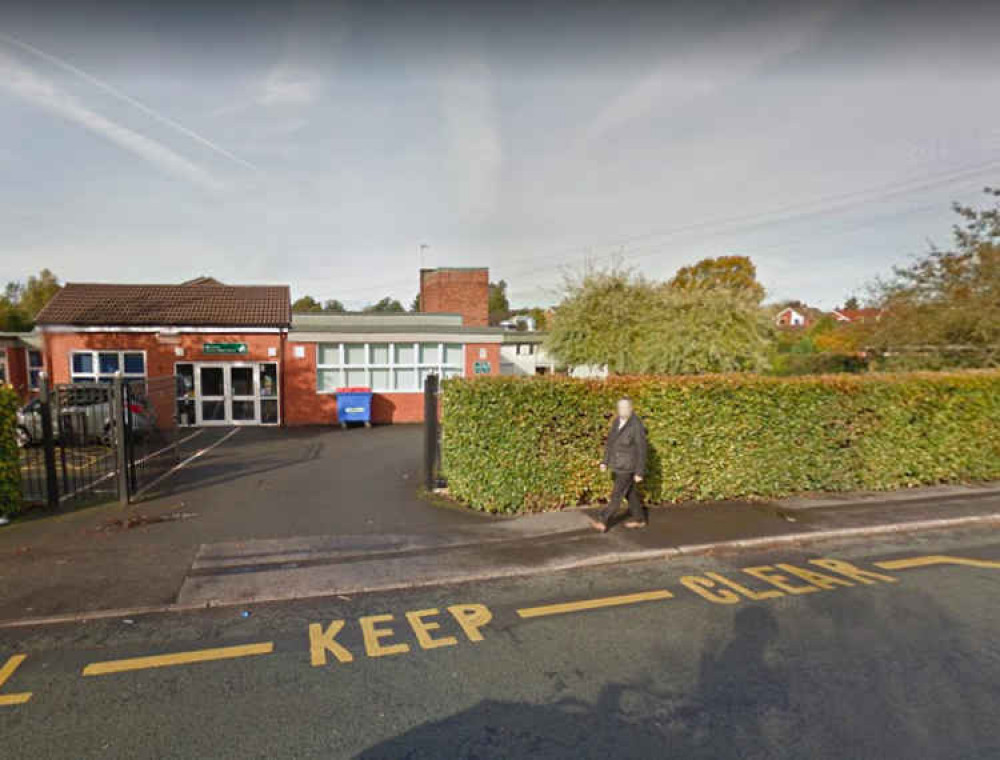 The site of this morning's car accident. Ivy Bank Primary is located in the Ivy Farm area of Macclesfield. (Image - Google)