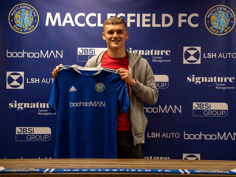 Adam Owen makes the short 10-mile trip from Stockport County to join Macclesfield. His contract with The Hatters was set to expire on July 1, so will officially become a Macc player from then. (Image - Macclesfield FC)