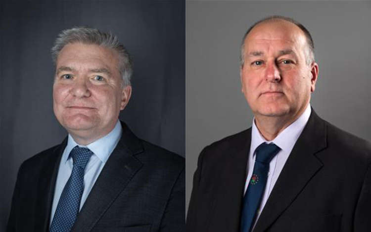 Cllr Stockton and Cllr Hunter. Hunter (right) said it was a "no-brainer". (Image - Cheshire East)