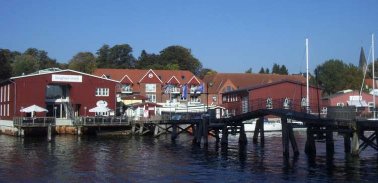 The elevation of Eckernförde is just 69 feet, compared to Macclesfield being the highest market town in the UK at over 1,000 feet above sea level. (Image - CC Unchanged bit.ly/3y5nKa0 MartinDieter)
