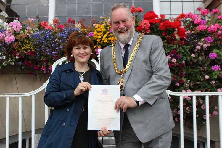 Macclesfield Nub News congratulates the Macclesfield Mayoress, who became a British Citizen on Monday.