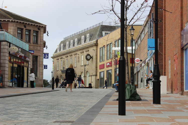 Castle Street glow-up: Macclesfield's renovated street was reopened at 10am on Friday. (Image - Macclesfield Nub News)