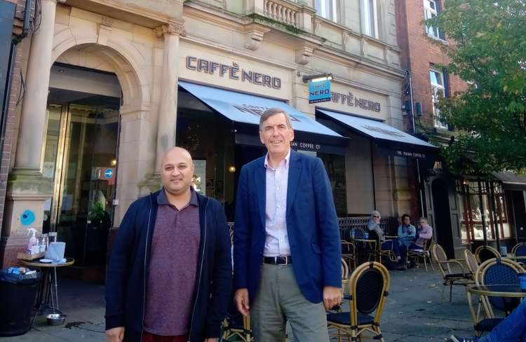 David met with Jobcentre Plus Macclesfield and local representatives of London coffee chain Caffè Nero outside the coffeehouse on Macclesfield's 35 Market Place. Pictured is Rutley with Nero's Area Manager Div Lad.