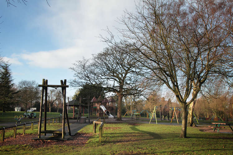 Macclesfield West Park on Prestbury Road, looking great in this autumnal weather.