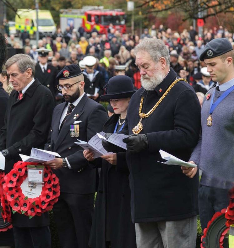 Left to right: Macclesfield MP David Rutley, Cheshire East's Armed Forces Champion Cllr Ashley Farrall, Mayoress Natalia Belinskaya, Mayor Cllr David Edwardes and an Armed Forces representative. (Image - James Russell Photography)