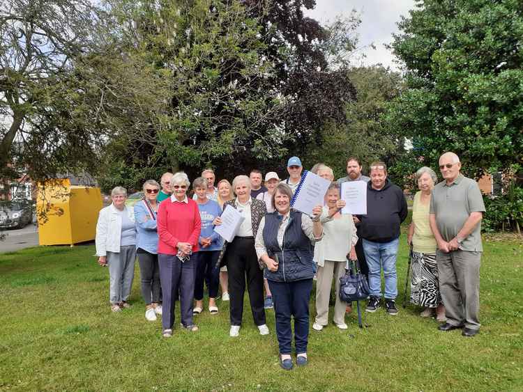 MP Fiona Bruce with campaigners