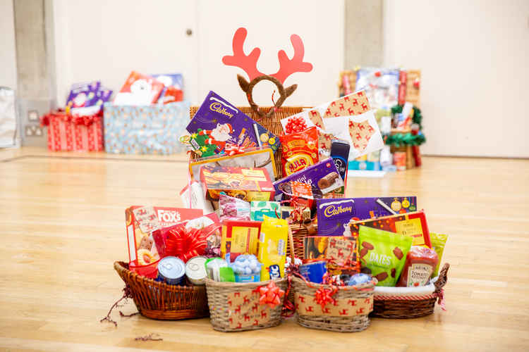 In total all the hampers weighed nearly 900kg