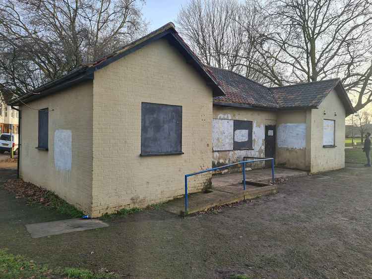 The pavilion in Moormead Park