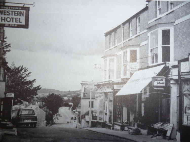 he Western Hotel on the left – looking down West Street towards the railway station