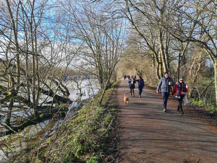 A stroll on the path outside Marble Hill Park