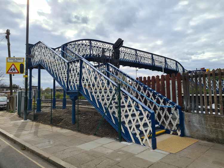 The bridge spans the railway line at St Margarets Station