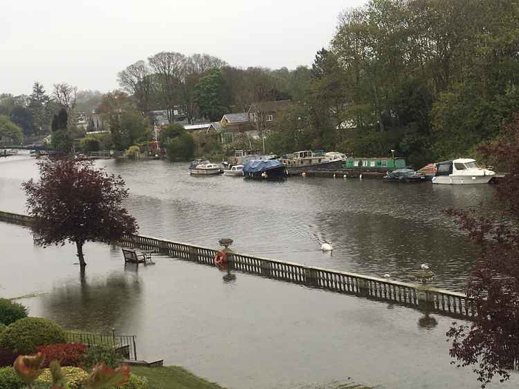 Flooding along Twickenham riverside (Image: Ruth Wadey)
