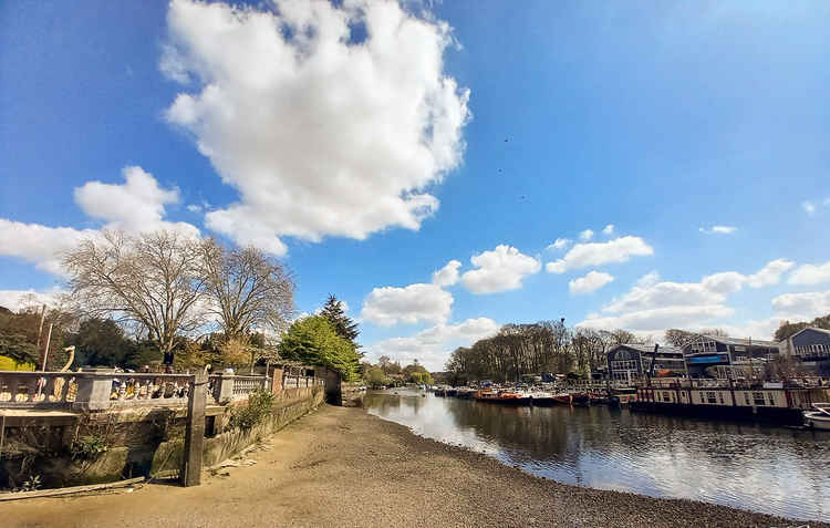 Perfect temperatures for rosé: The weather is predicted to hit 28/29 degrees this weekend in Twickenham!