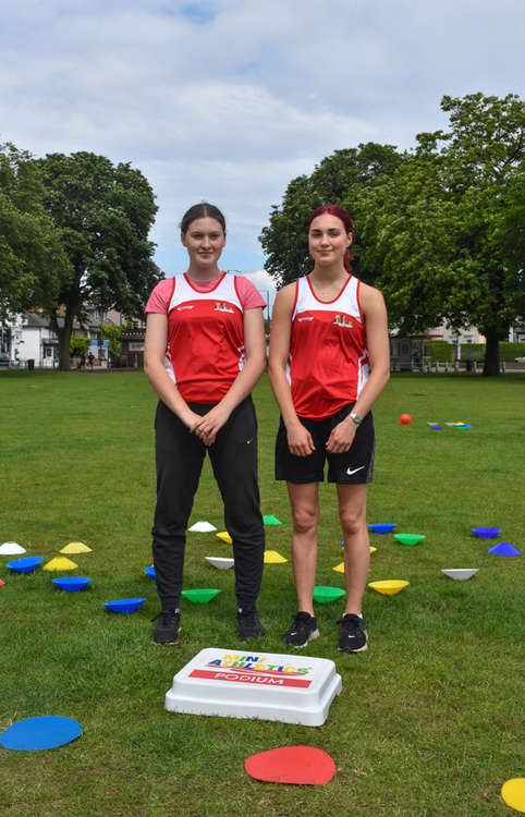 Hannah (left) and Saskia (right) on Twickenham Green preparing for a class (Image: Jessica Broadbent, Nub News)