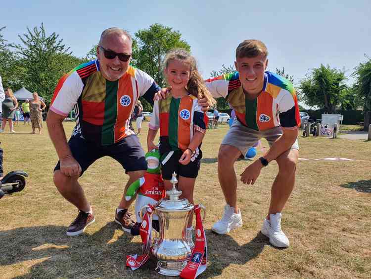 Betty with granddad former Arsenal player Ian Allinson and rising Gunners prospect Danny Ballard. CREDIT: HITCHIN NUB NEWS