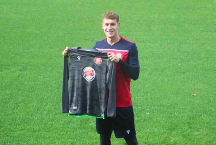 Chelsea's highly-rated young keeper Jamie Cumming signs for Stevenage on loan for the season. CREDIT: Stevenage FC