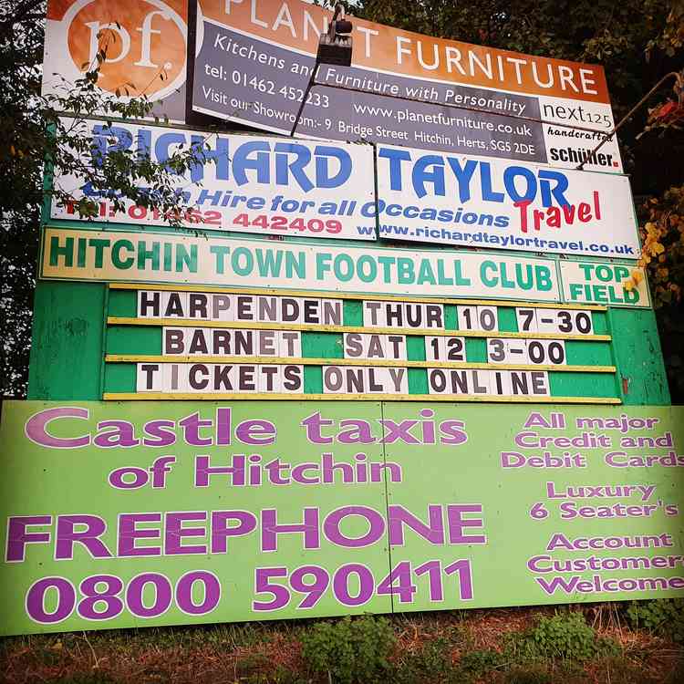 Football returned to Top Field as Hitchin Town played their first home match in 185 days. CREDIT: @laythy29