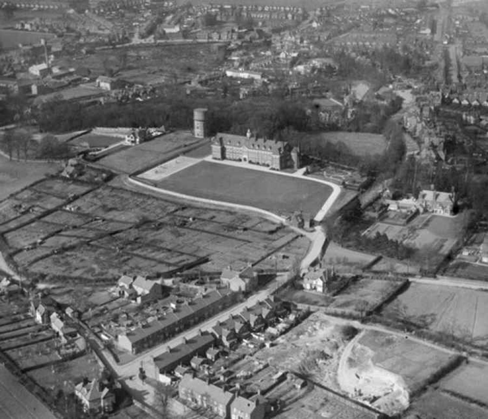 Hitchin daily briefing Tuesday October 6. PICTURE: An aerial shot of Hitchin, 1924. CREDIT: BRITAIN FROM ABOVE