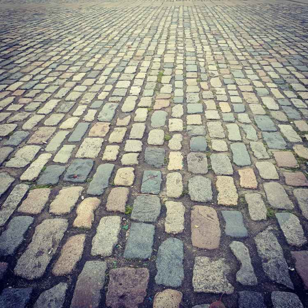 Tier 2: Quick guide to post-lockdown restrictions in Hitchin. PICTURE: Cobblestones in Hitchin's Market Place during lockdown. CREDIT: @HitchinNubNews