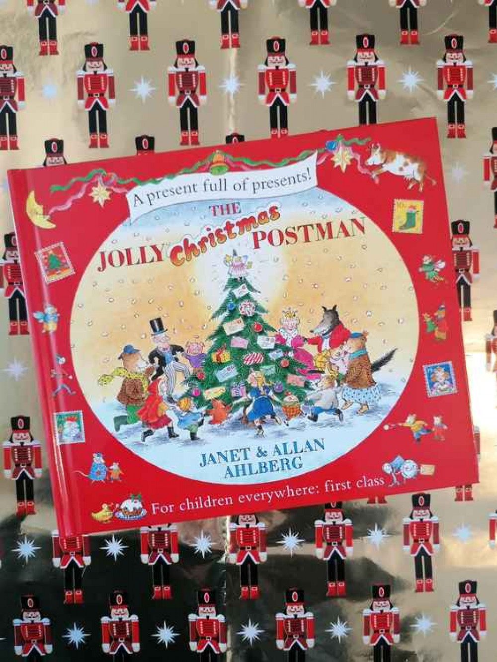 Hitchin Library and Nub News: A countdown to Christmas in festive book favourites!