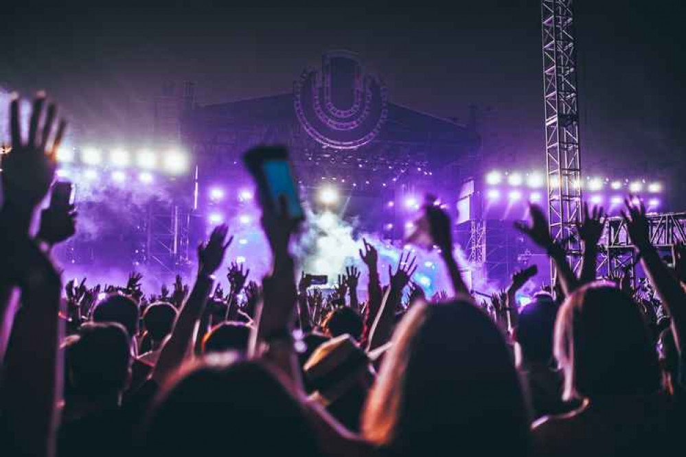 Find out which Hertfordshire music festival is set to take place once lockdown ends this summer! PICTURE: Festivals are back this summer. CREDIT: Unsplash