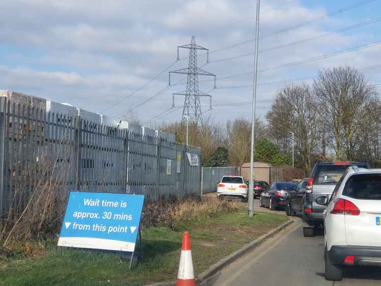 Long queues have been a feature of a trip to the dump on Blackhorse Lane recently. CREDIT: @HitchinNubNews