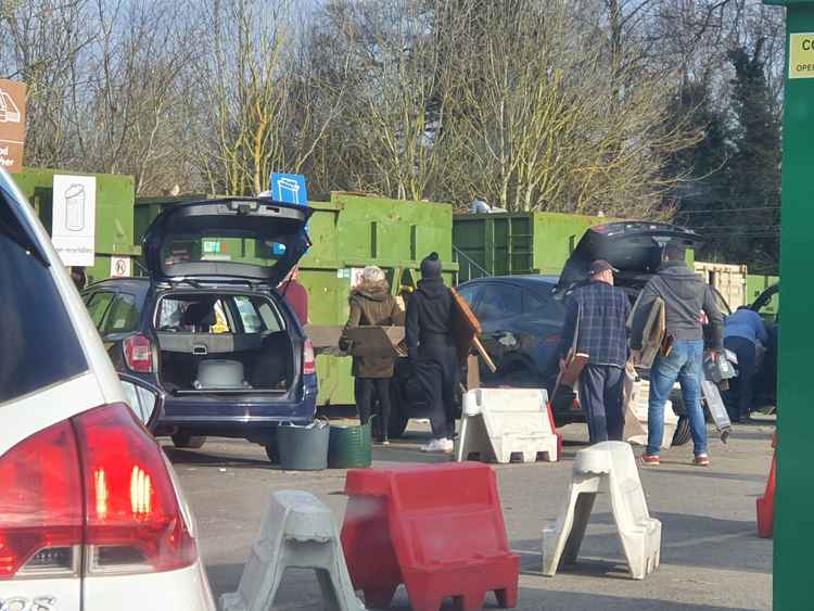 Long queues have been a feature of a trip to the dump on Blackhorse Lane recently. CREDIT: @HitchinNubNews