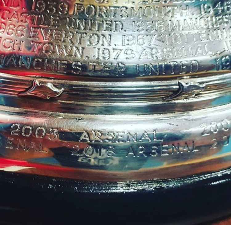 It's all in the detail! A close up shot of the FA Cup. CREDIT: @HitchinNubNews