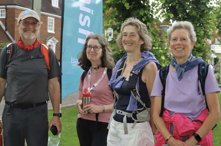 Fountain to fountain 'Garden City walkers' raise an incredible £25k for much-loved hospices