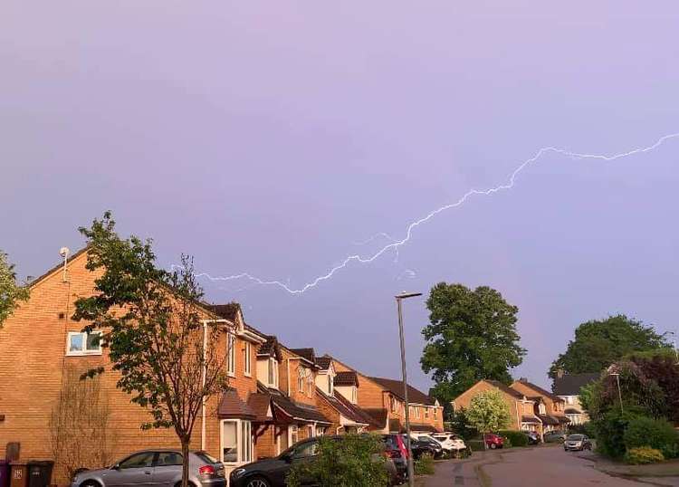 Hitchin: Met Office issues another severe weather warning for our town and surrounding areas. PICTURE: Nub News reader David Adkins captures lightning on Tuesday evening. Find out when we can expect more summer thunderstorms.