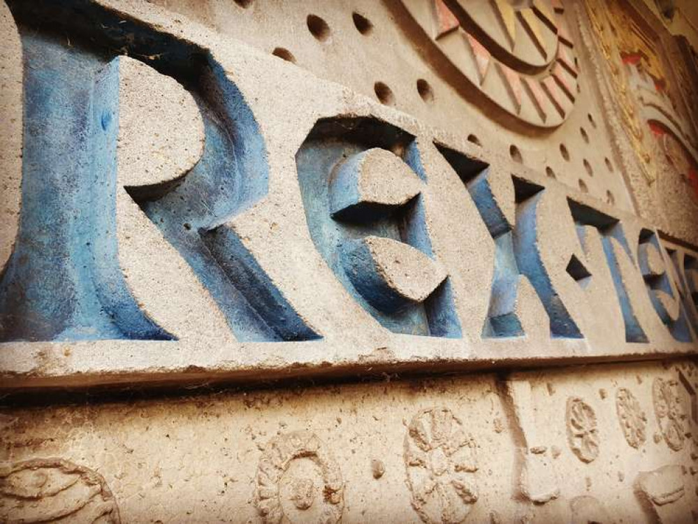 Hitchin: International Peace Day to be marked with two minute silence - find out more. PICTURE: The distinctive Hitchin sign at Paynes Park. CREDIT: @HitchinNubNews