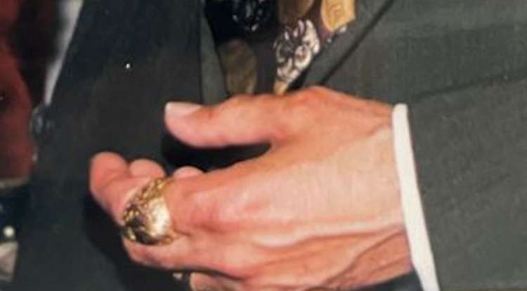 gold jewellery with a believed value of £44,500 was taken. (Image: Hounslow Police)