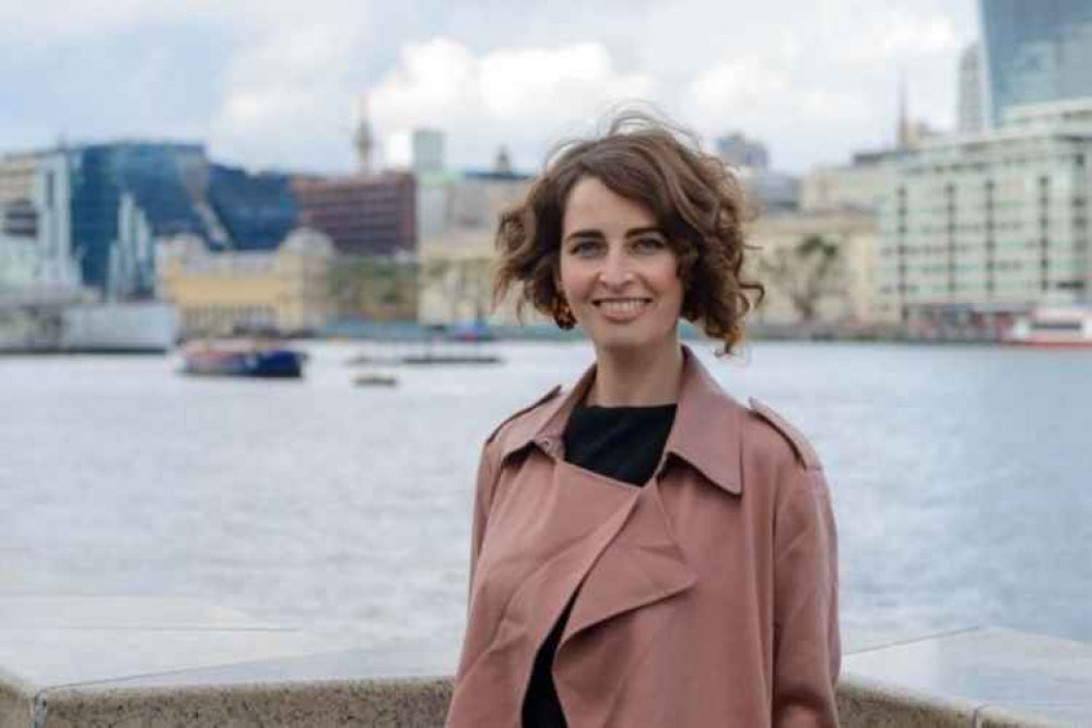 Luisa Porritt pictured by the Thames / Credit: Andrew King Photography via Wikimedia Commons